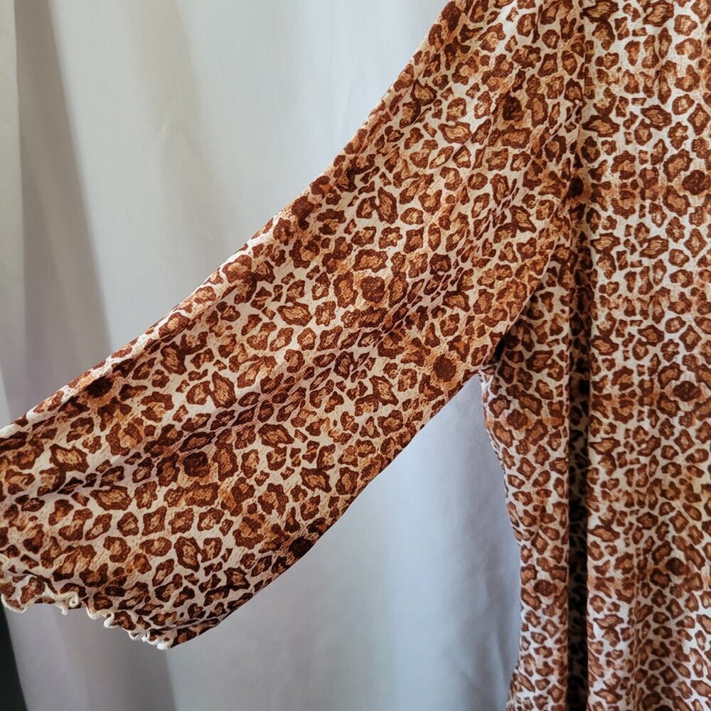 Westbound Blouse 2X BOHO feminine Animal Print Safari V-neck Top ruffle Chic EUC - Picture 3 of 8